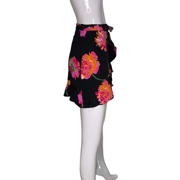 Zara Wrap Mini Skirt Floral Print Full Lining No Pockets Size S - Picture 3 of 8